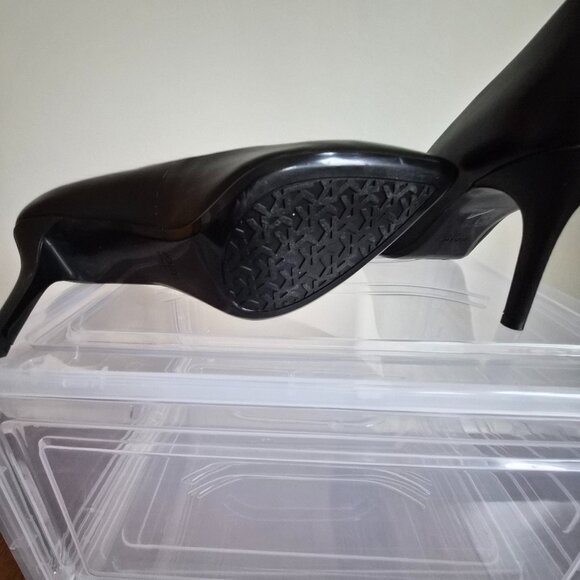 Karl Lagerfeld Black Leather Pumps, Size 8 - Picture 8 of 9